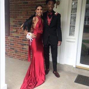 Red prom dress 🌹